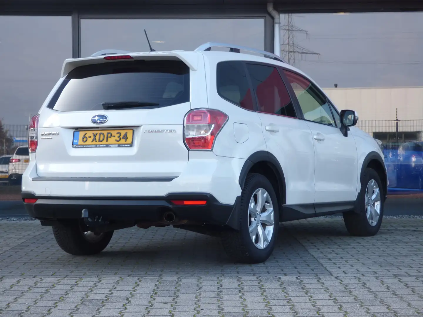 Subaru Forester 2.0 AWD Luxury Automaat |Trekhaak 2.000kg | Weiß - 2