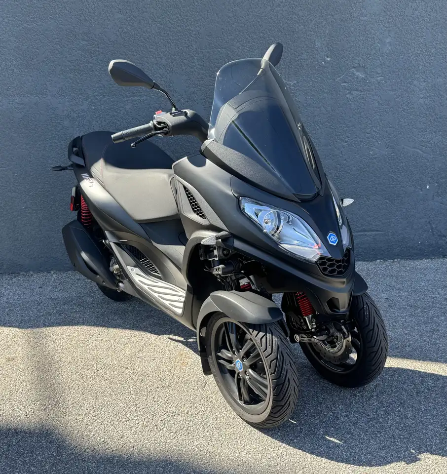 Piaggio MP3 300