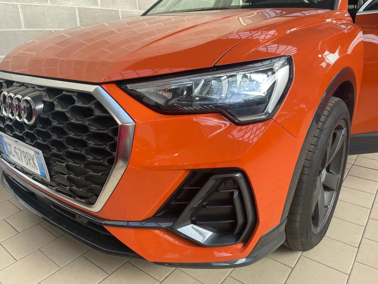 Audi Q3 Sportback 35 2.0 tdi quattro s-tronic Arancione - 2