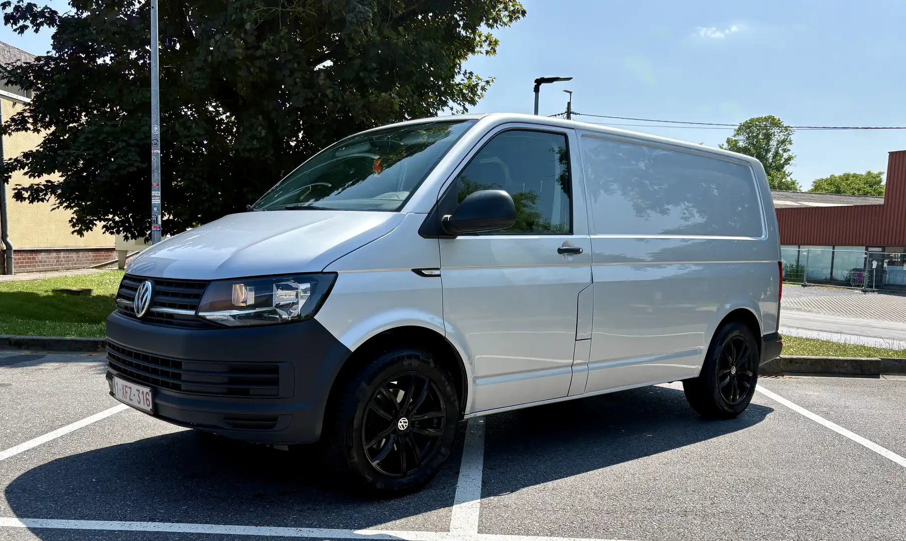 Volkswagen T6 Transporter 2.0 TDi BMT - 1