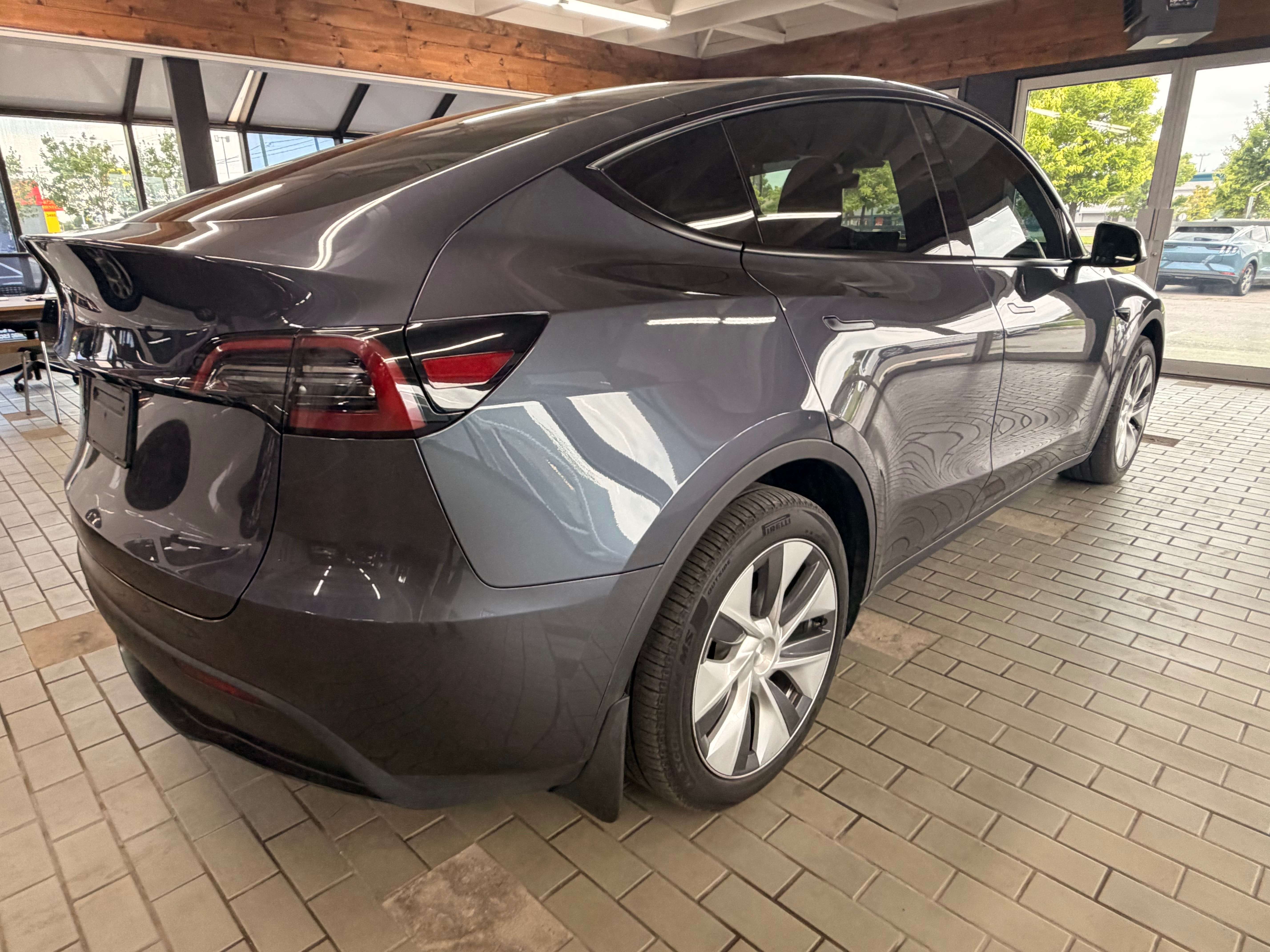 2023 Tesla Model Y Other/Don't Know - Image 4