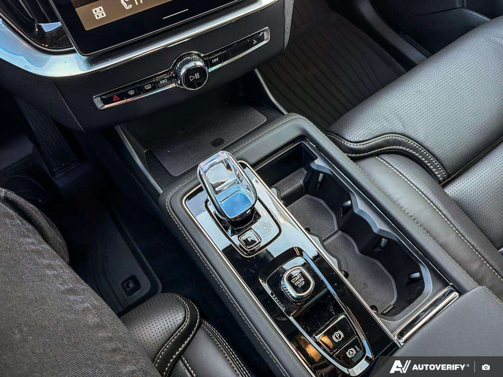 2026 Volvo XC90 B6 AWD Ultra Dark Theme 7-Seater thumb 17