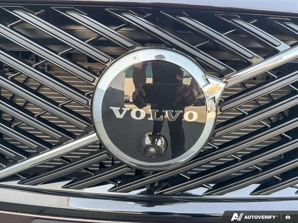 2026 Volvo XC90 B6 AWD Ultra Dark Theme 7-Seater thumb 9