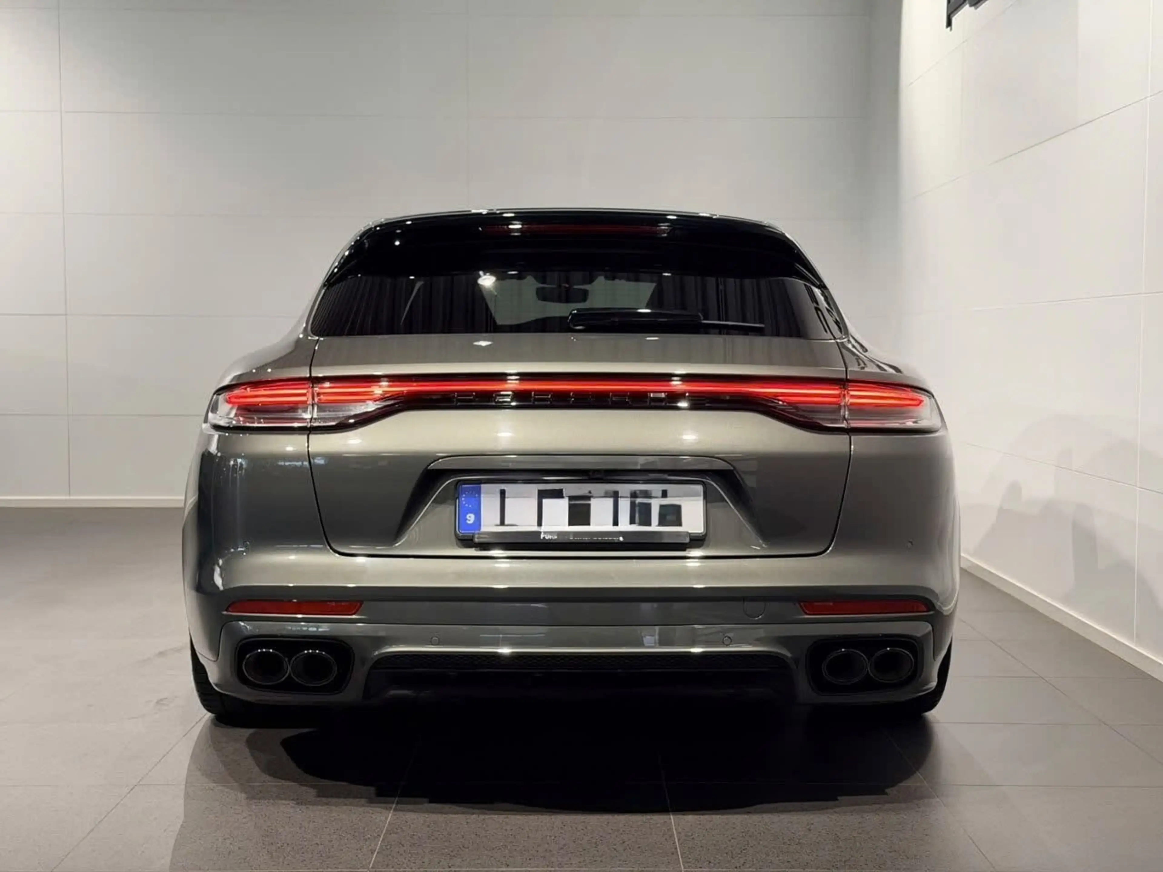Porsche Panamera Sport Turismo 4 E-Hybrid Platinum Edition — photo 10