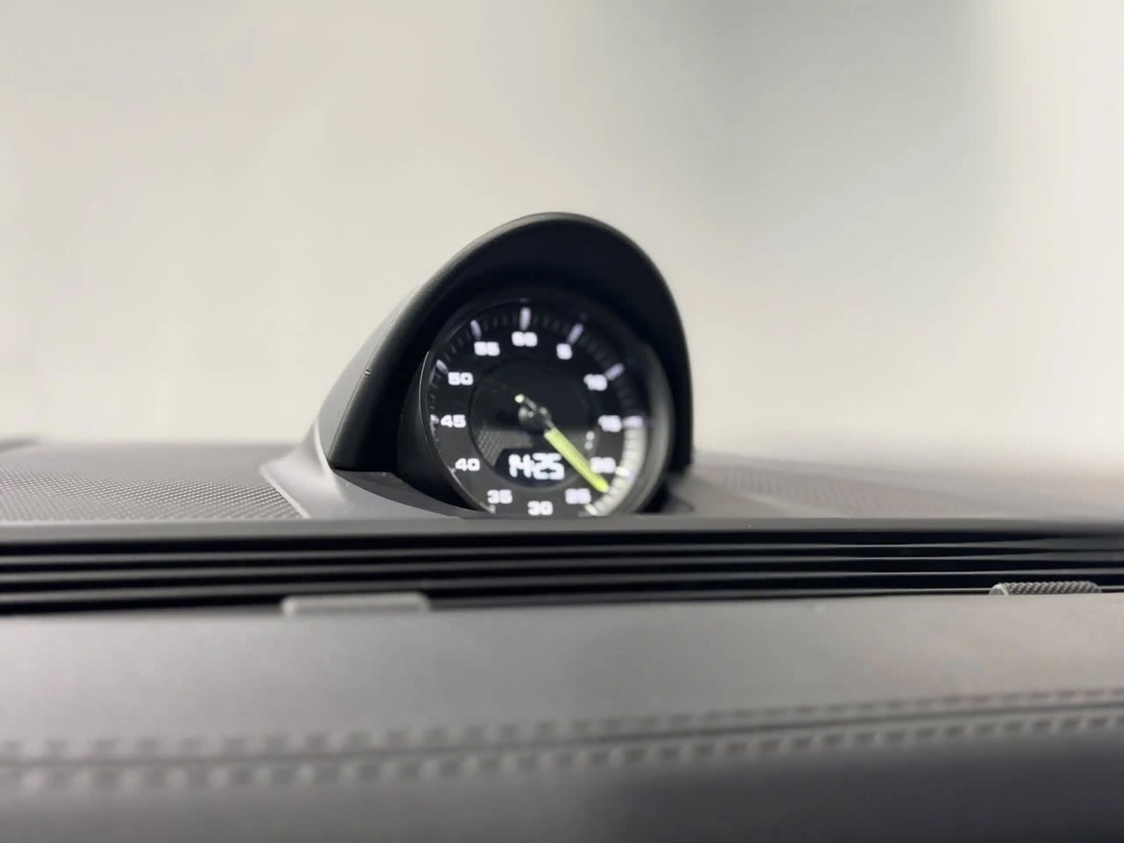 Porsche Panamera Sport Turismo 4 E-Hybrid Platinum Edition — photo 8