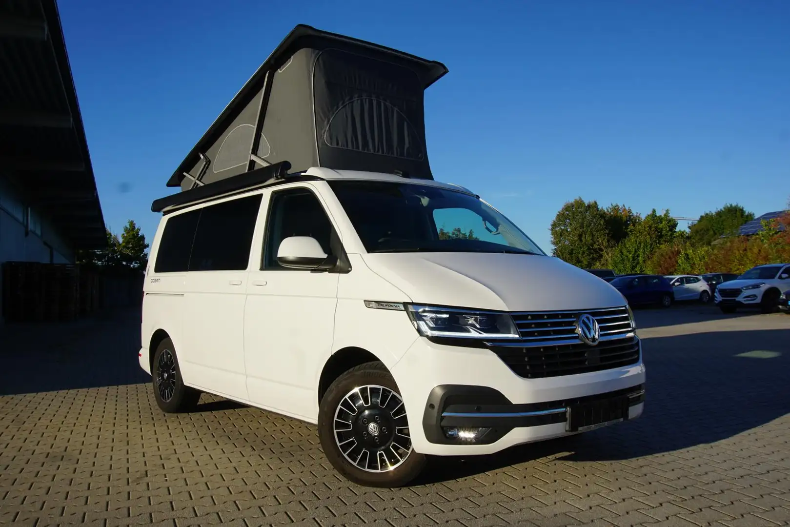 Volkswagen T6.1 California 2.0TDI Aufstelldach Küche AHK Weiß - 1