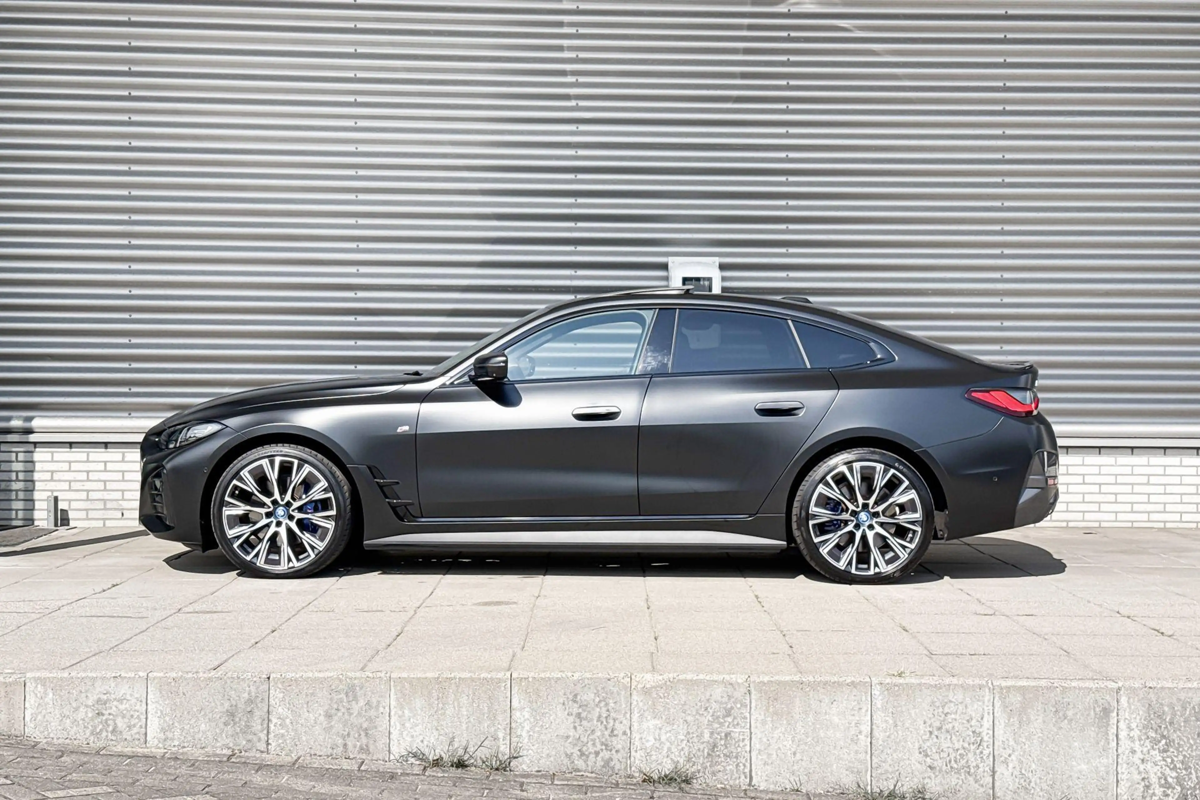 BMW i4 eDrive40 High Executive 84 kWh — photo 2