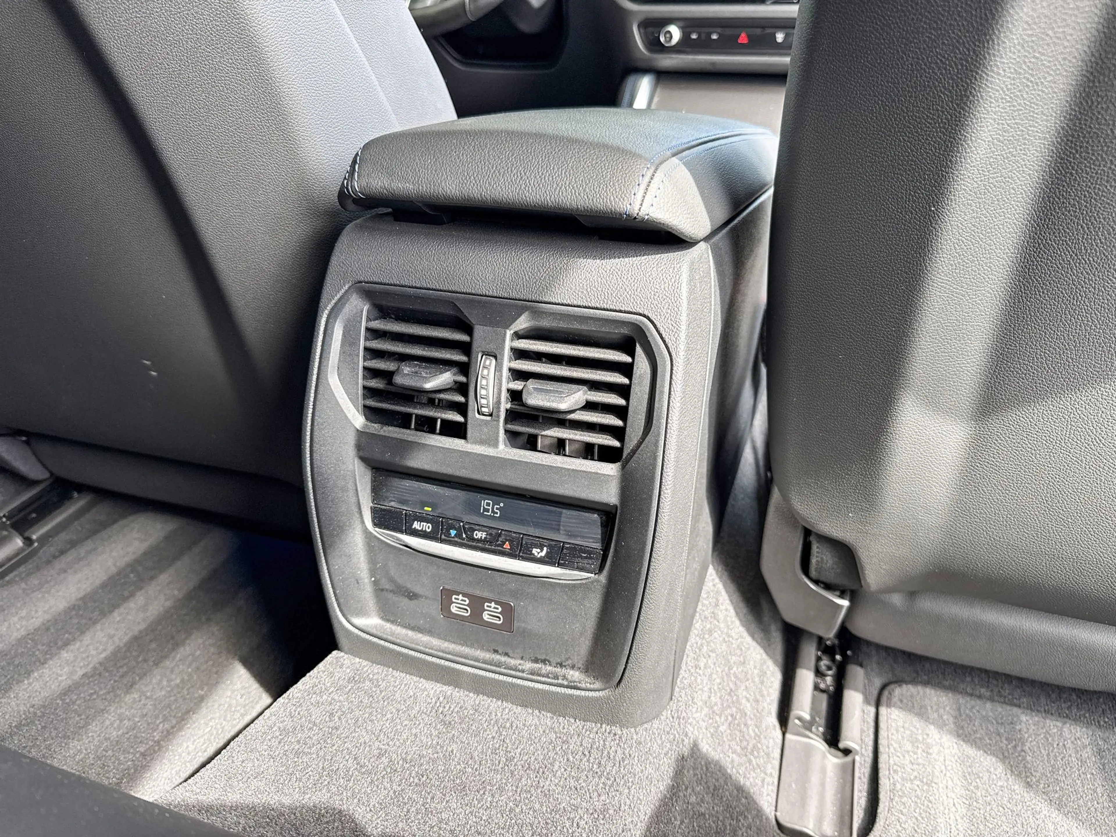 BMW i4 eDrive40 High Executive 84 kWh — photo 10