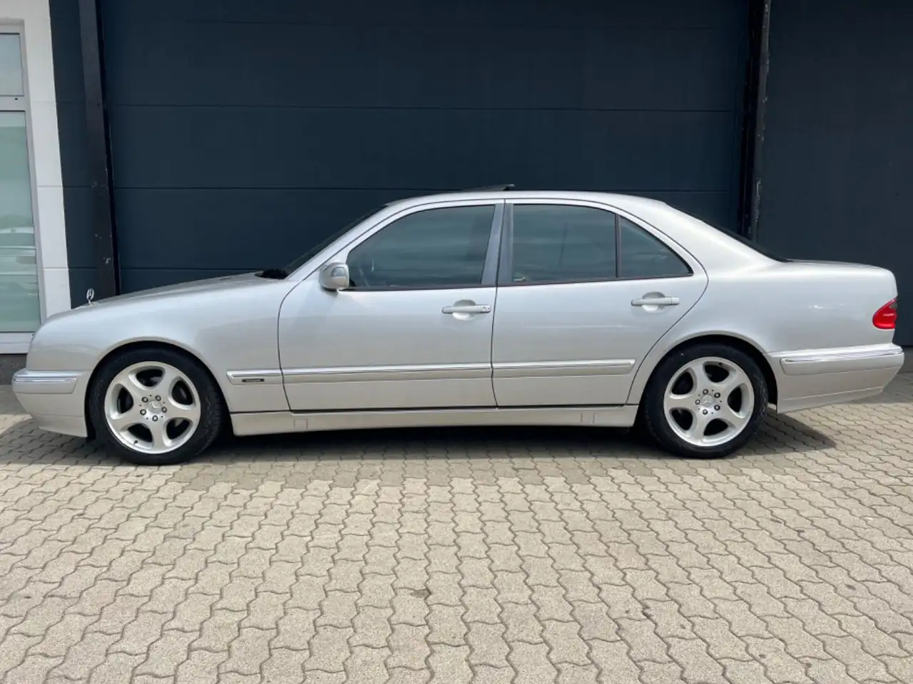 Mercedes-Benz E 200 Komp. Avantgarde Automatik 2.Hand Xenon, foto 4