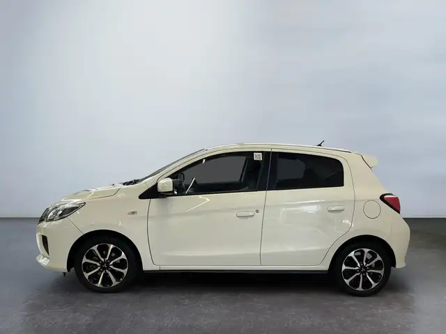 Mitsubishi Space Star view 3