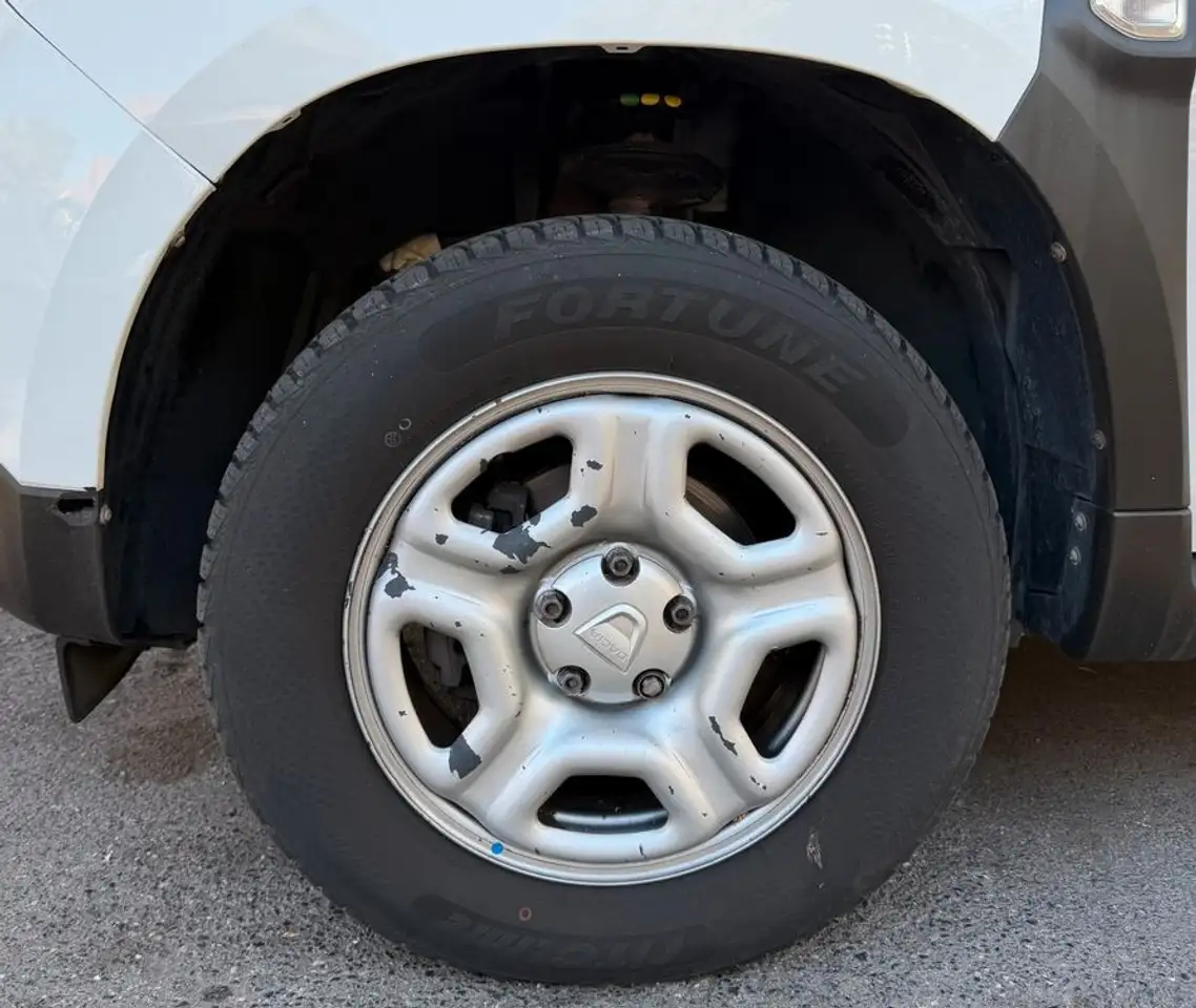 Dacia Duster — photo 12
