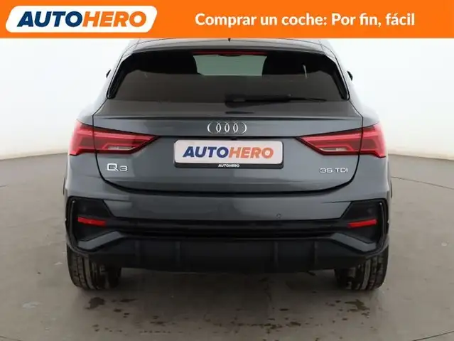 Audi Q3 view 5