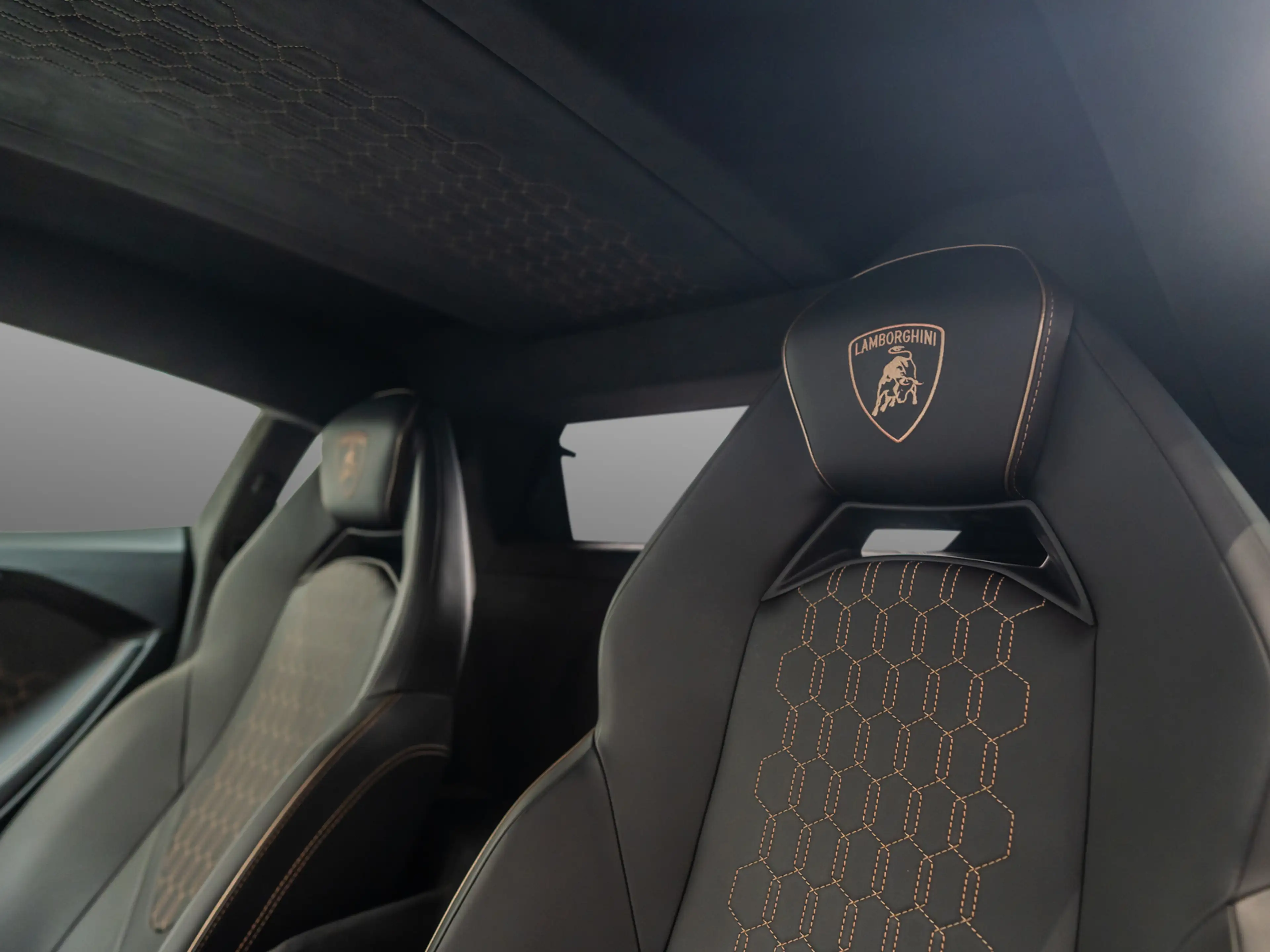 Lamborghini Revuelto MY25|Verde Hydra|Carbon ext.|Comf.Seat — photo 8
