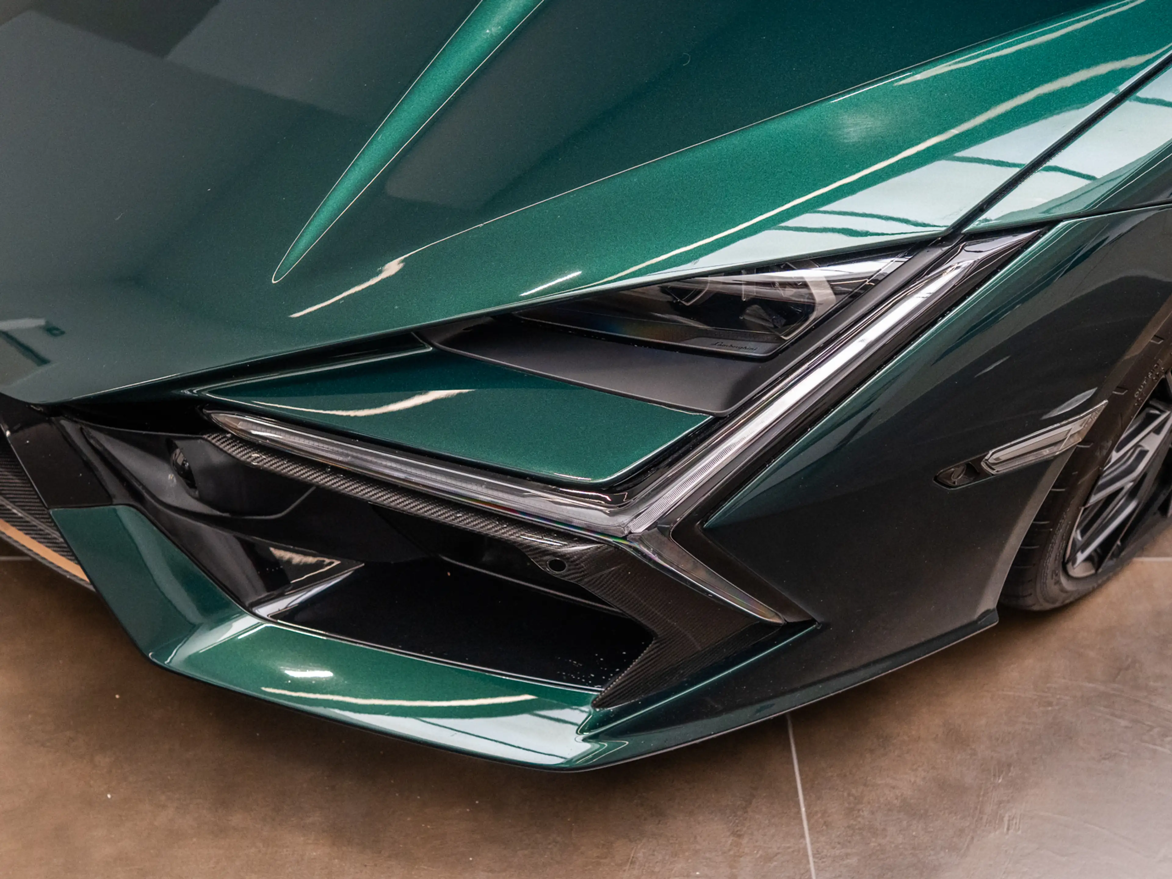Lamborghini Revuelto MY25|Verde Hydra|Carbon ext.|Comf.Seat — photo 10
