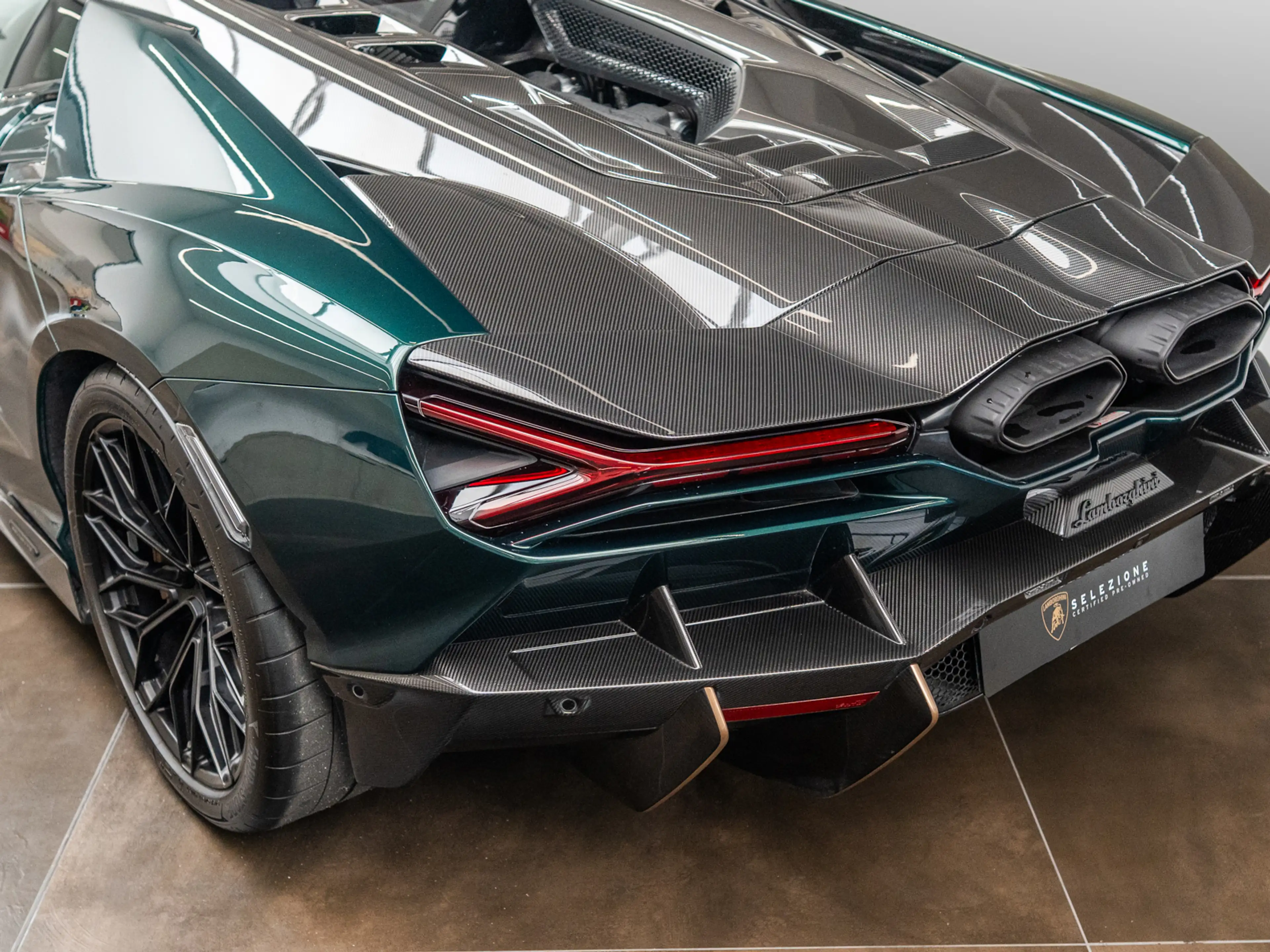 Lamborghini Revuelto MY25|Verde Hydra|Carbon ext.|Comf.Seat — photo 15