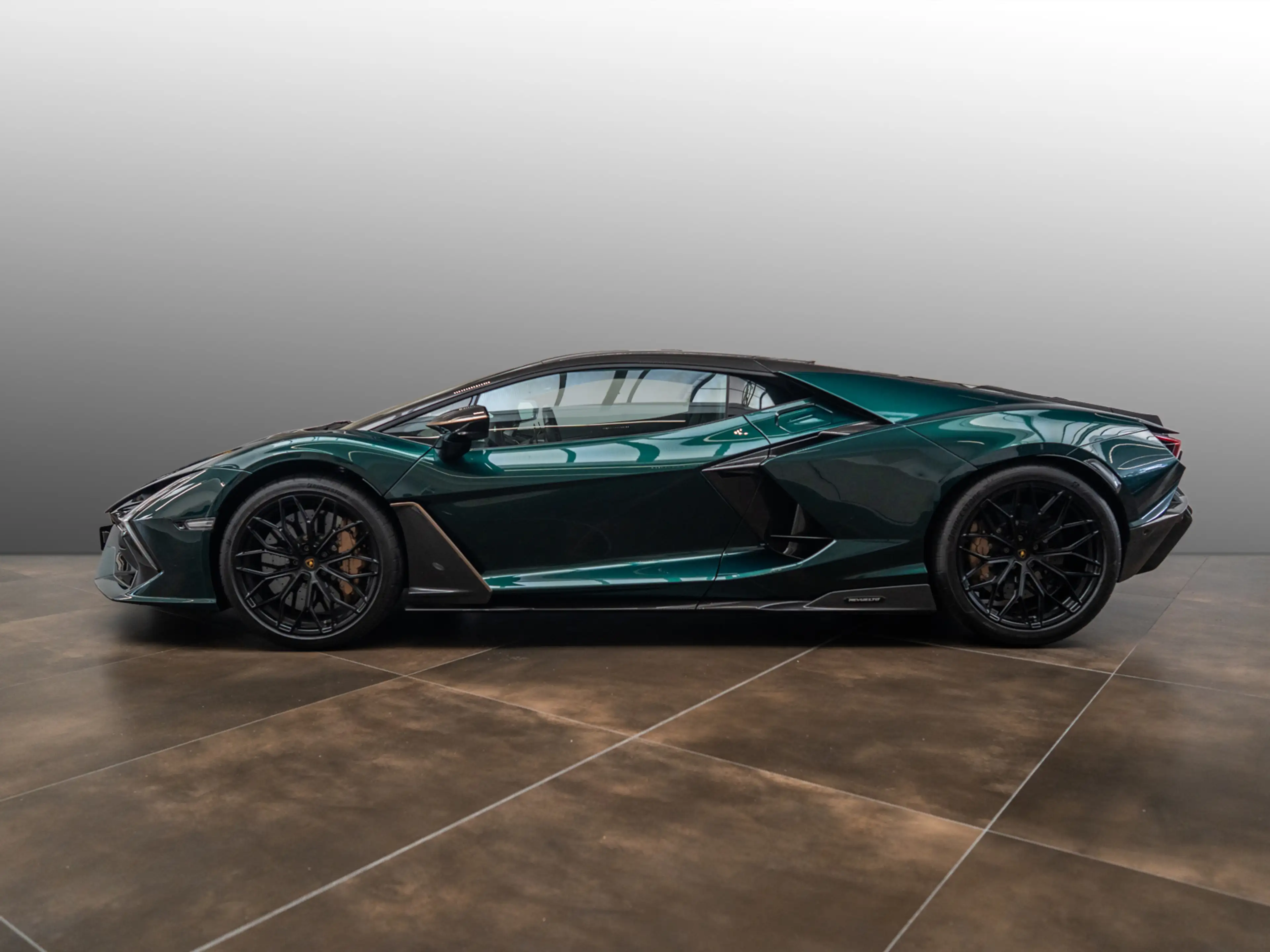 Lamborghini Revuelto MY25|Verde Hydra|Carbon ext.|Comf.Seat — photo 2