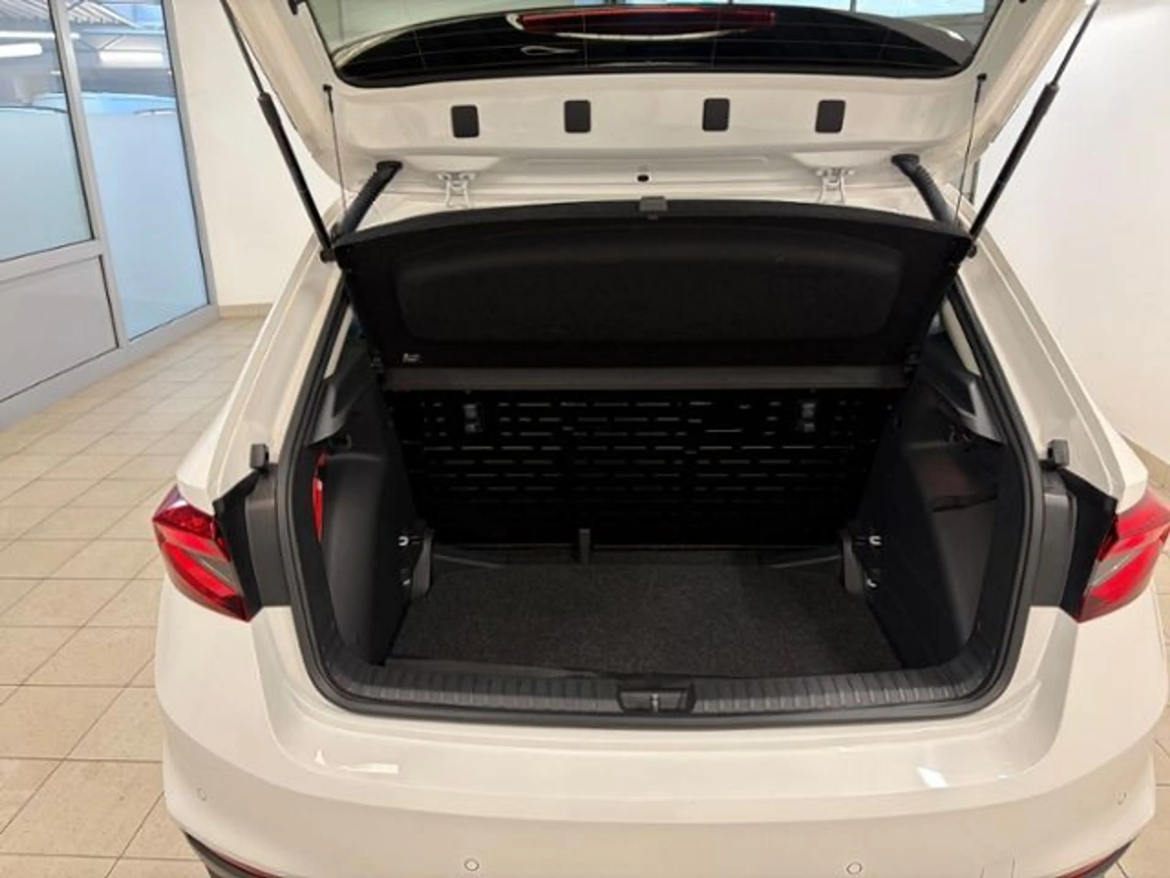 Skoda Fabia Active — photo 7