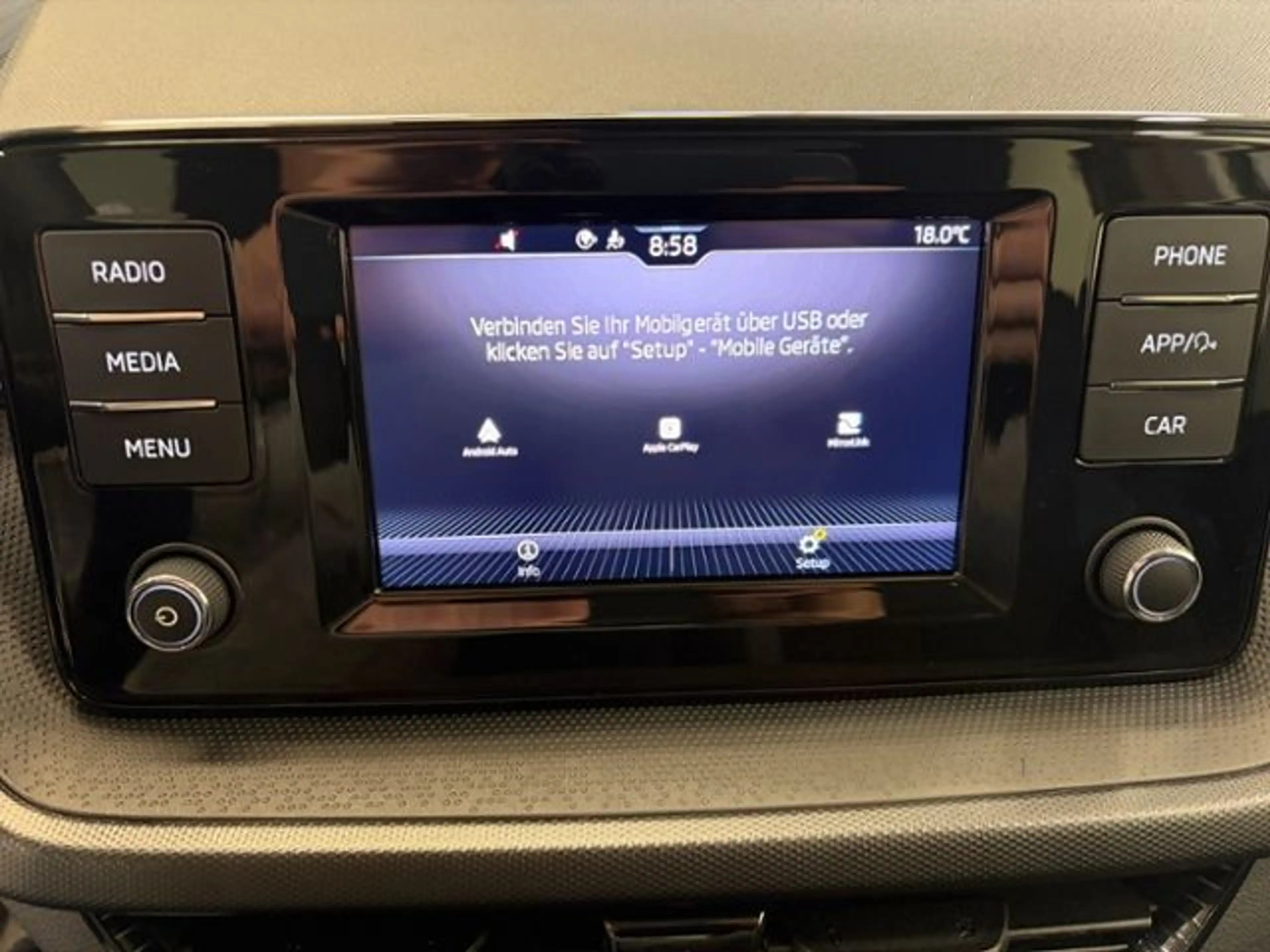 Skoda Fabia Active — photo 12