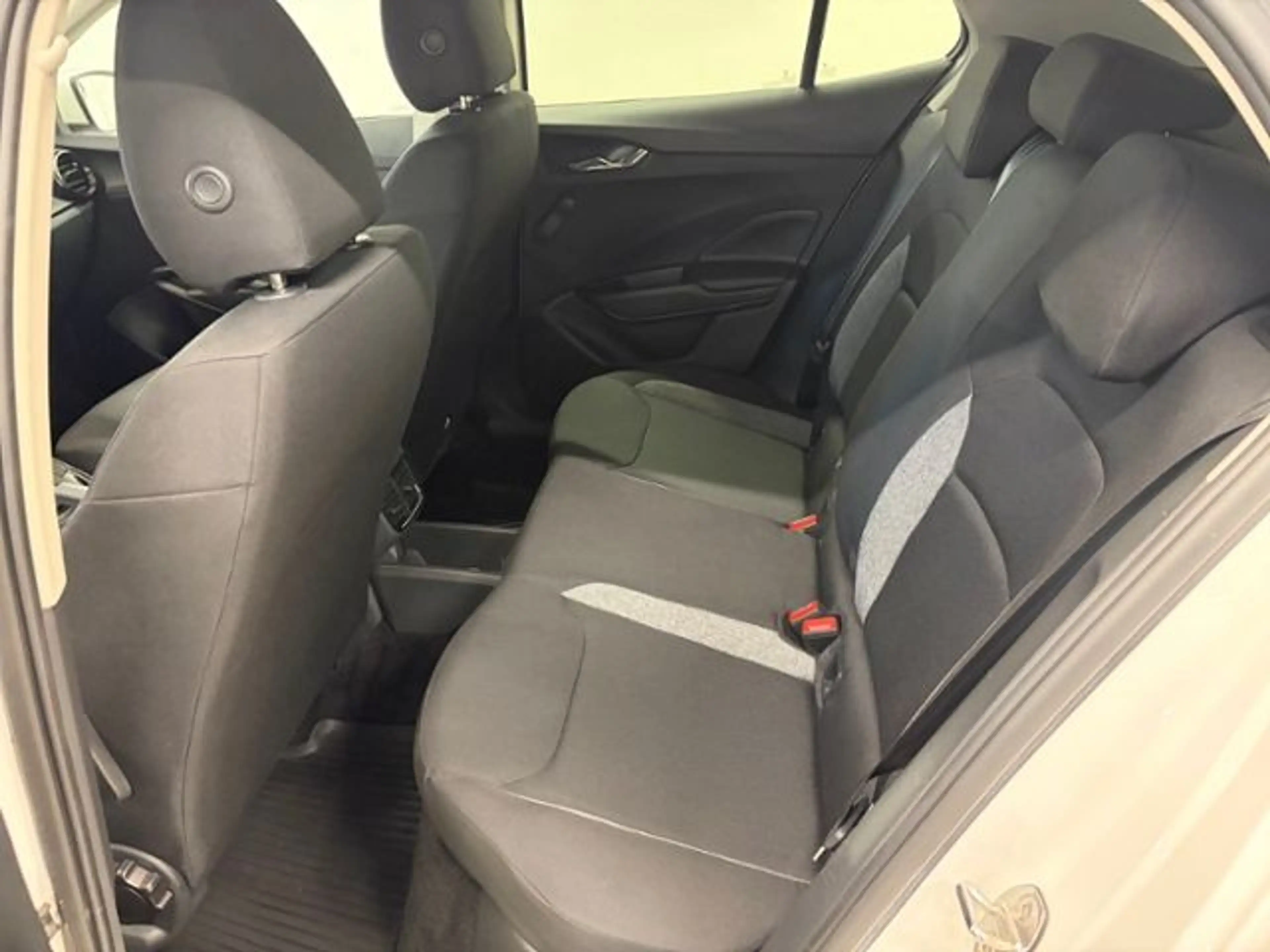 Skoda Fabia Active — photo 9