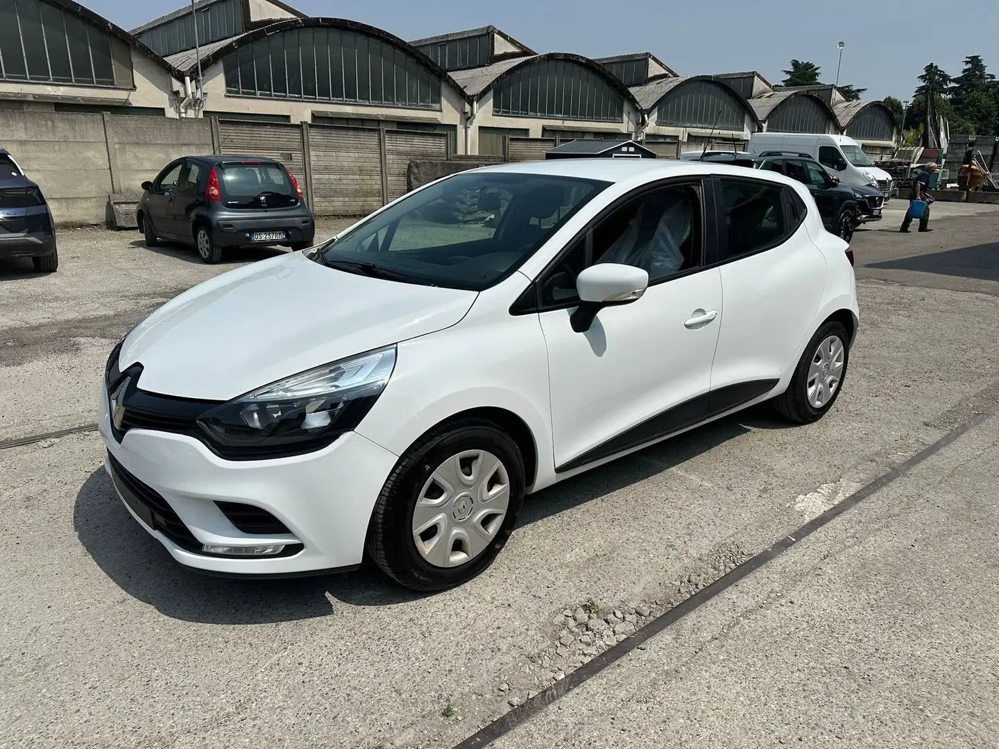 Renault Clio 1.2 75CV 5 porte Life Bianco - 2