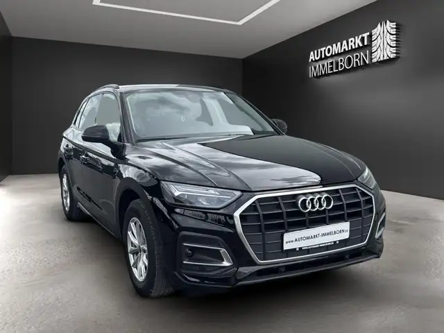 Audi Q5 view 2