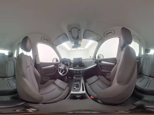 Audi Q5 view 13
