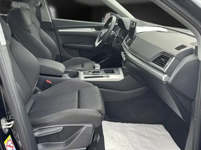 Audi Q5 view 14