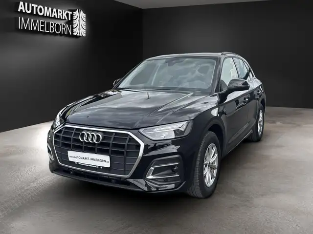 Audi Q5 view 3