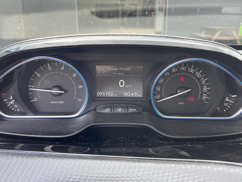 Peugeot 2008 1.2 PureTech Allure Panoramadak | Trekhaak 1250kg — photo 6