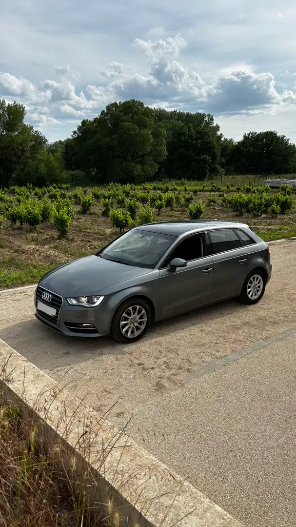 Audi A3 Gris - 1