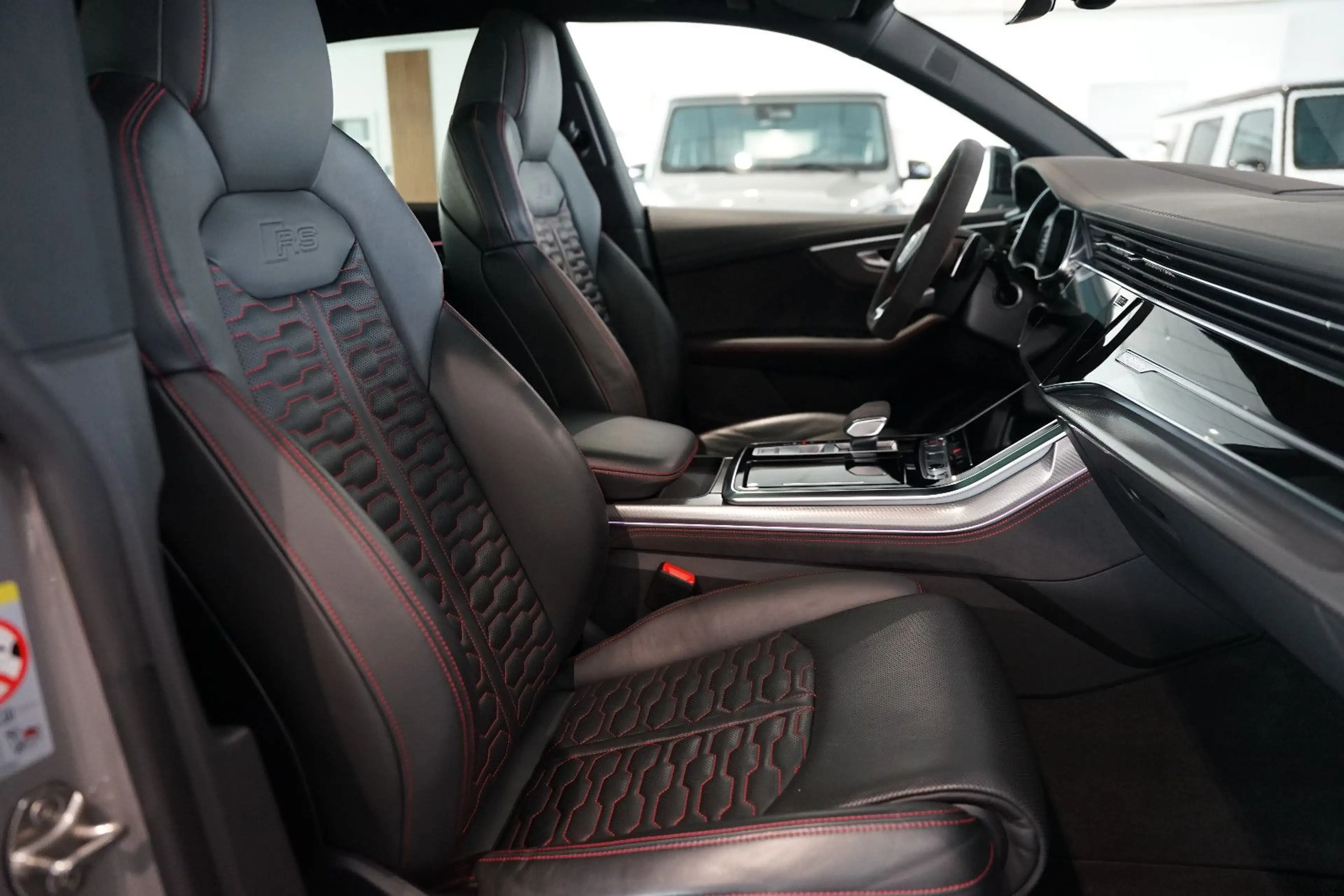 Audi RS Q8 | Pano | Matrix | HuD | B&O | AHK | 23" — photo 11