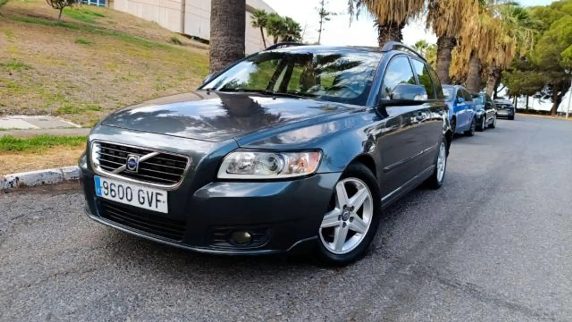 Volvo V50 1.6 D DRIVe POLAR Plateado - 2