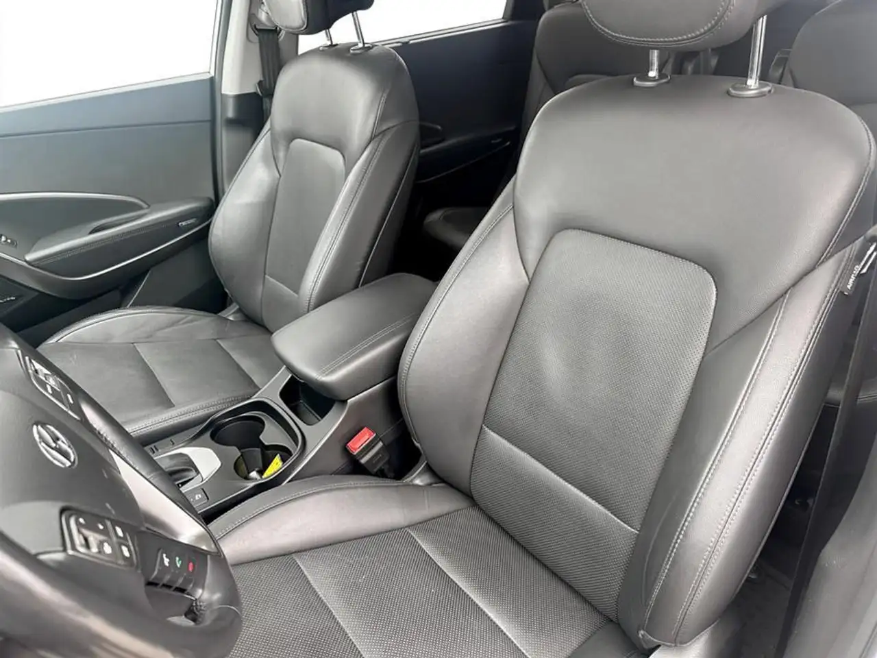 Hyundai SANTA FE снимка Hyundai SANTA FE