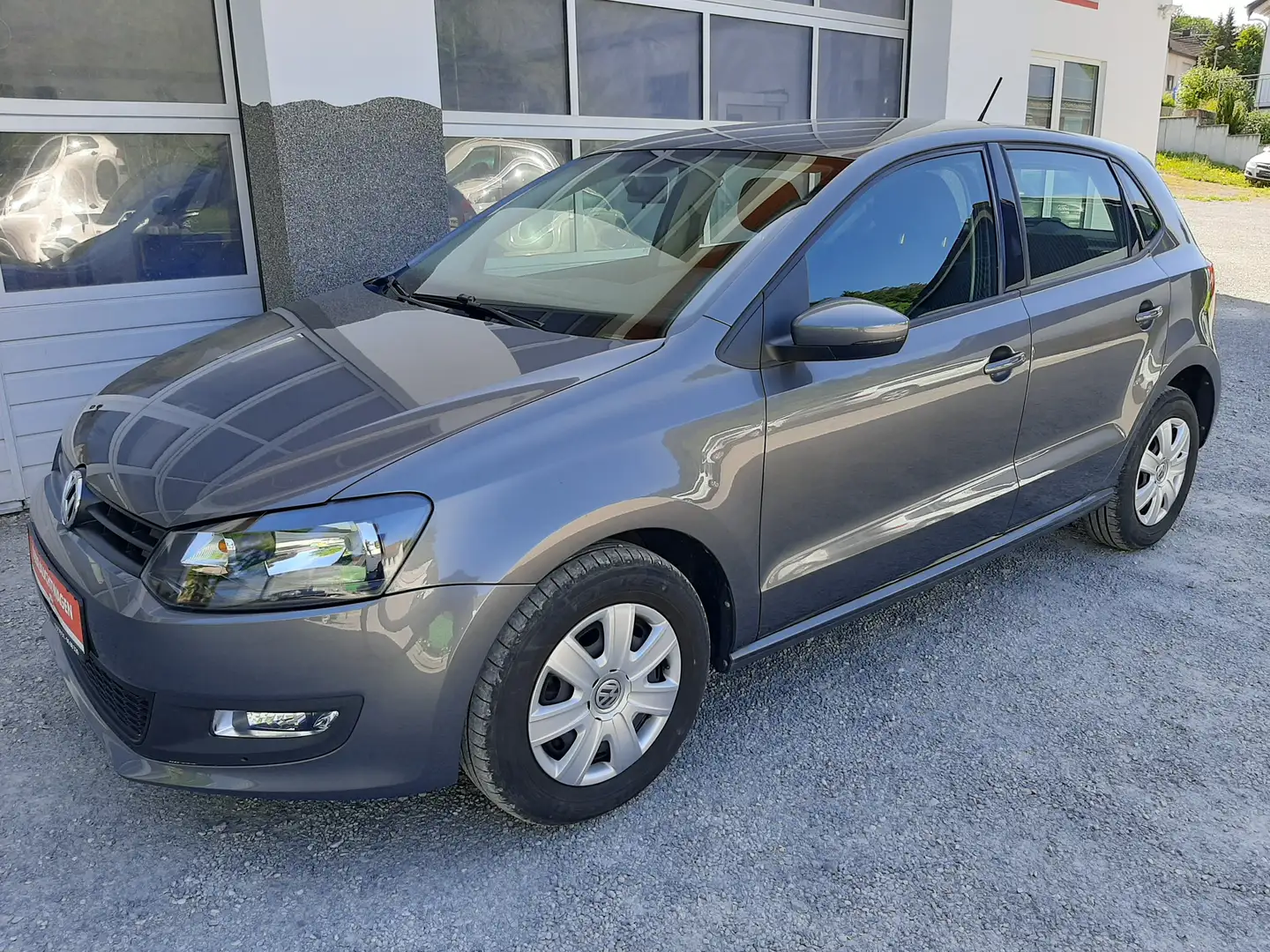 Volkswagen Polo Trendline Gris - 2