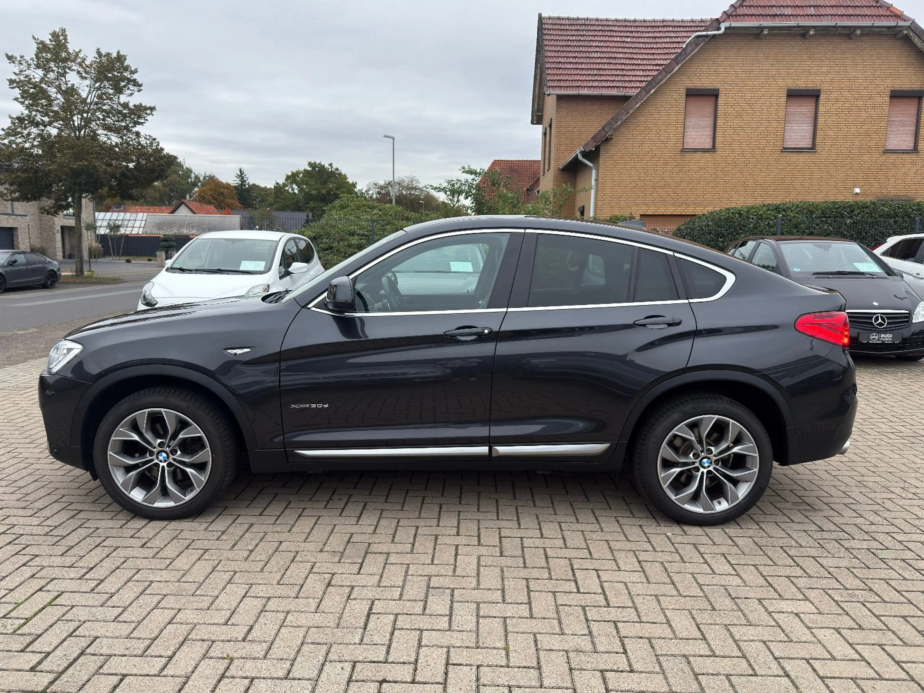 BMW X4 30xd, M Paket, LED, Leder, AHK, Scheckheft — photo 2