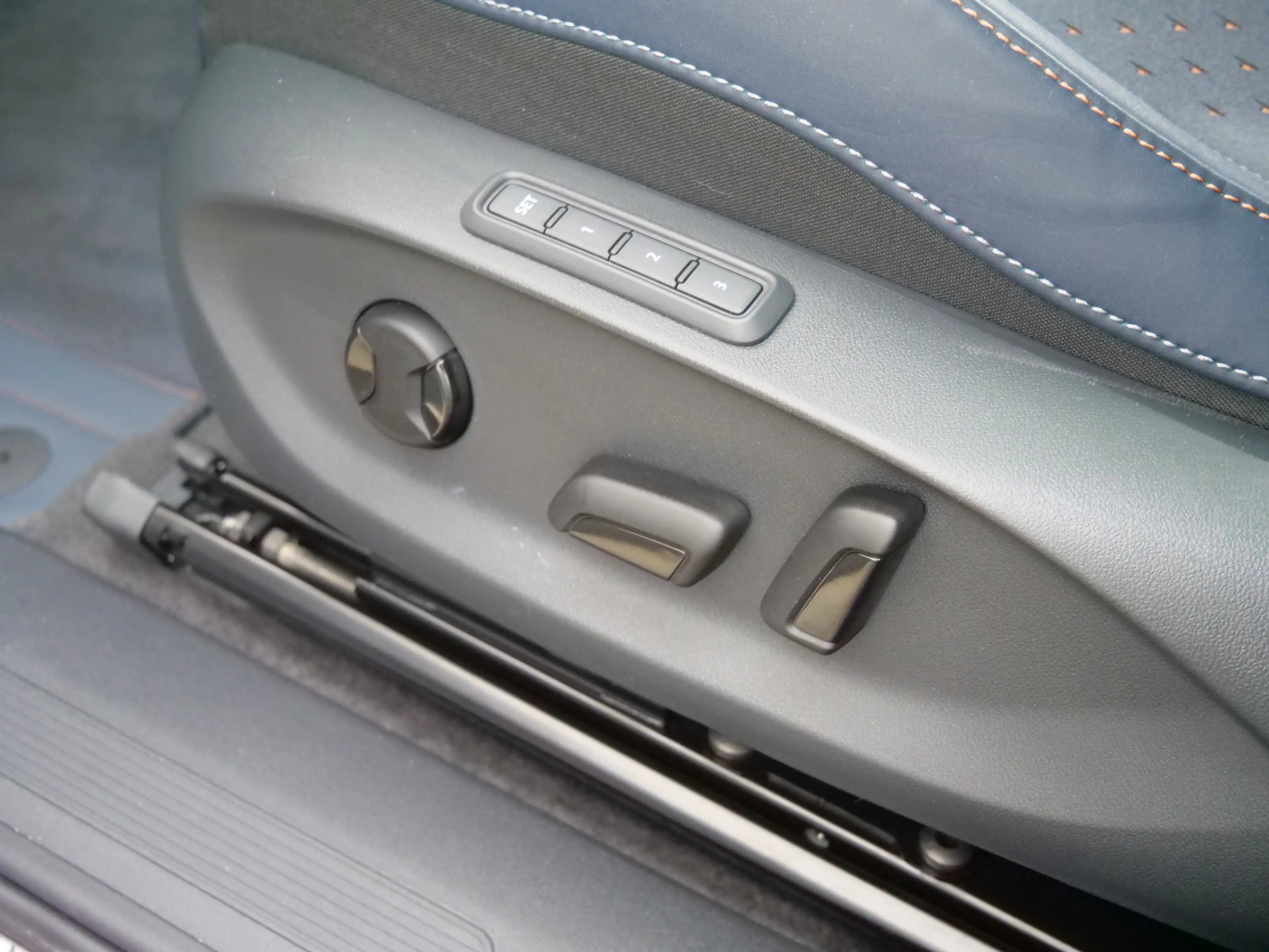 CUPRA Tavascan Adrenaline 82 kWh 286 Pk Automaat Warmtepomp / DAB — photo 36
