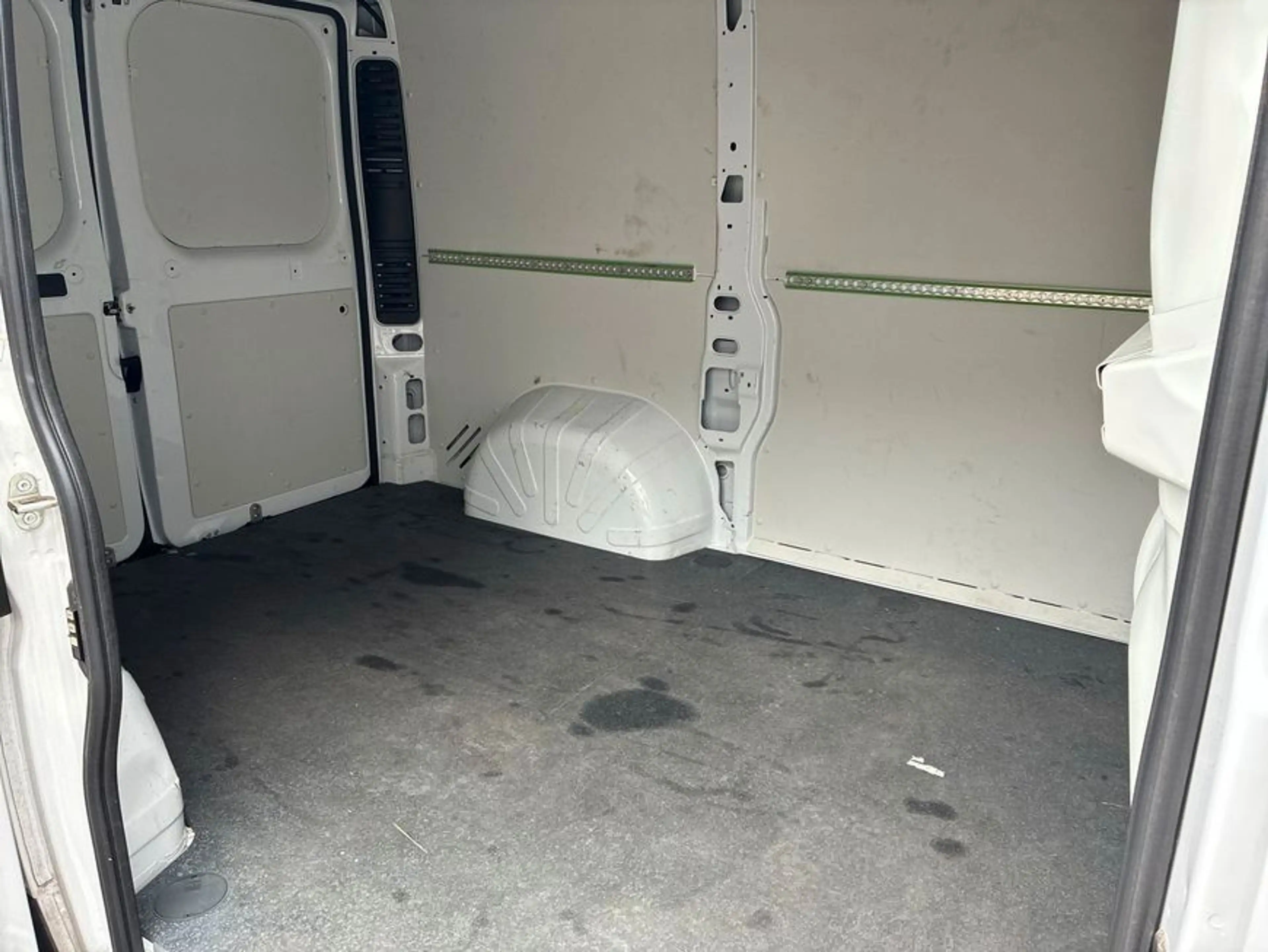 Opel Movano Cargo 3,5t L1H1 140 2,2 — photo 14
