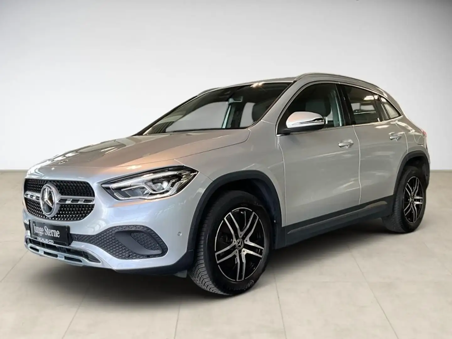 Mercedes-Benz GLA 200 d Progressive PDC SHZ LED SpurH el.Heck Silber - 1