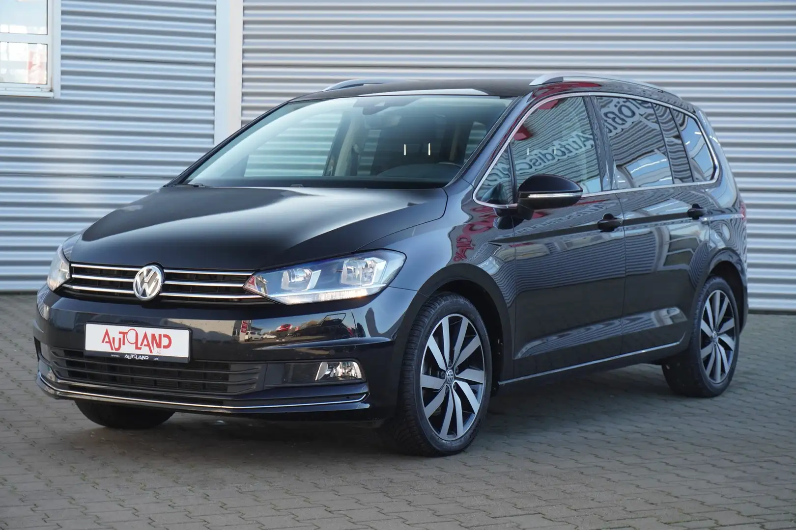 Volkswagen Touran 1.5 TSI DSG Highline LED Kamera AHK ACC Schwarz - 2