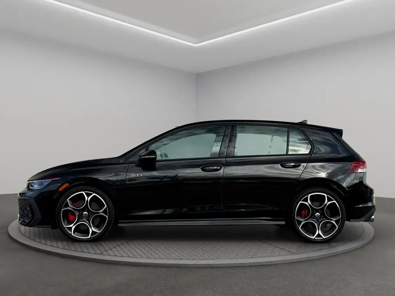 Volkswagen Golf GTI снимка Volkswagen Golf GTI