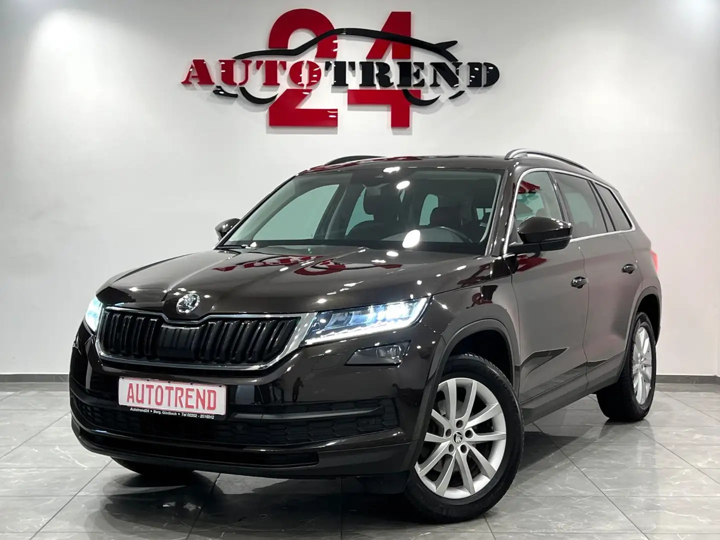 Skoda Kodiaq Ambition 4x4 7-SITZER KAMERA+LED+AHK Brun - 1