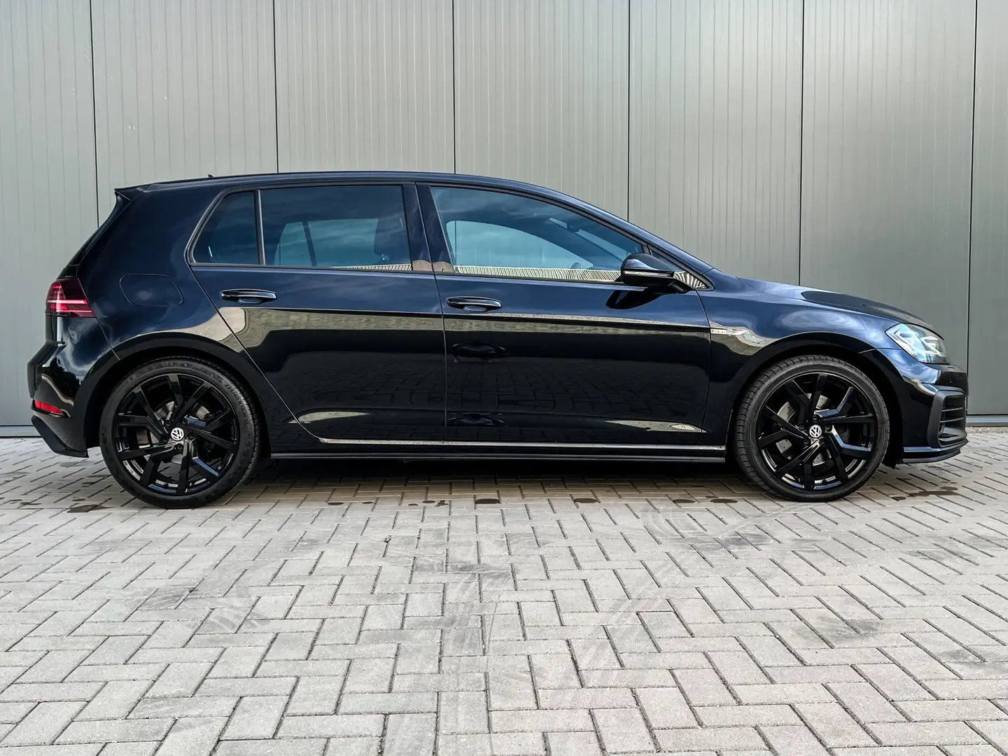 Volkswagen Golf GTD 7.5 Dealer Onderhouden Zwart - 2