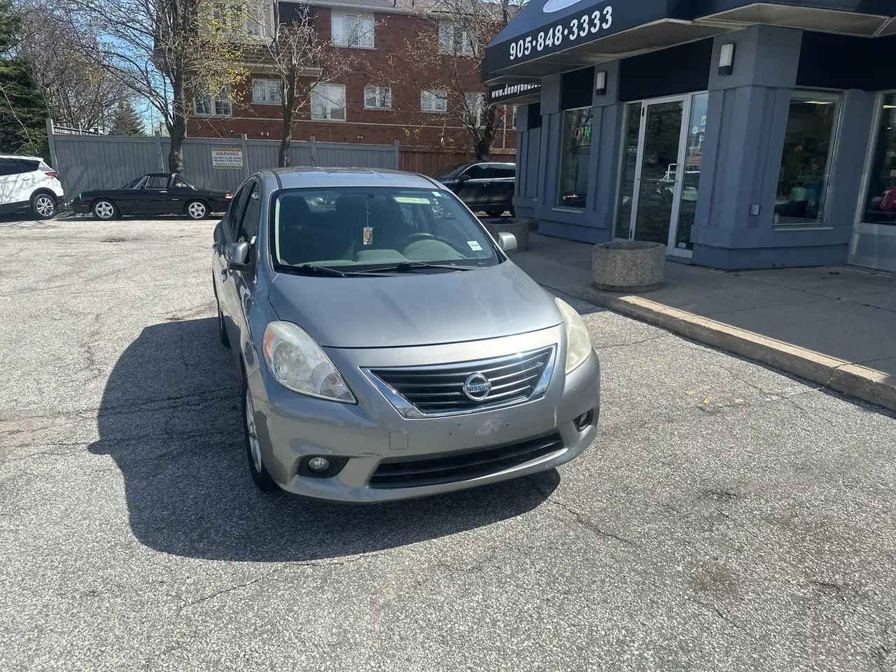 Nissan Versa снимка Nissan Versa