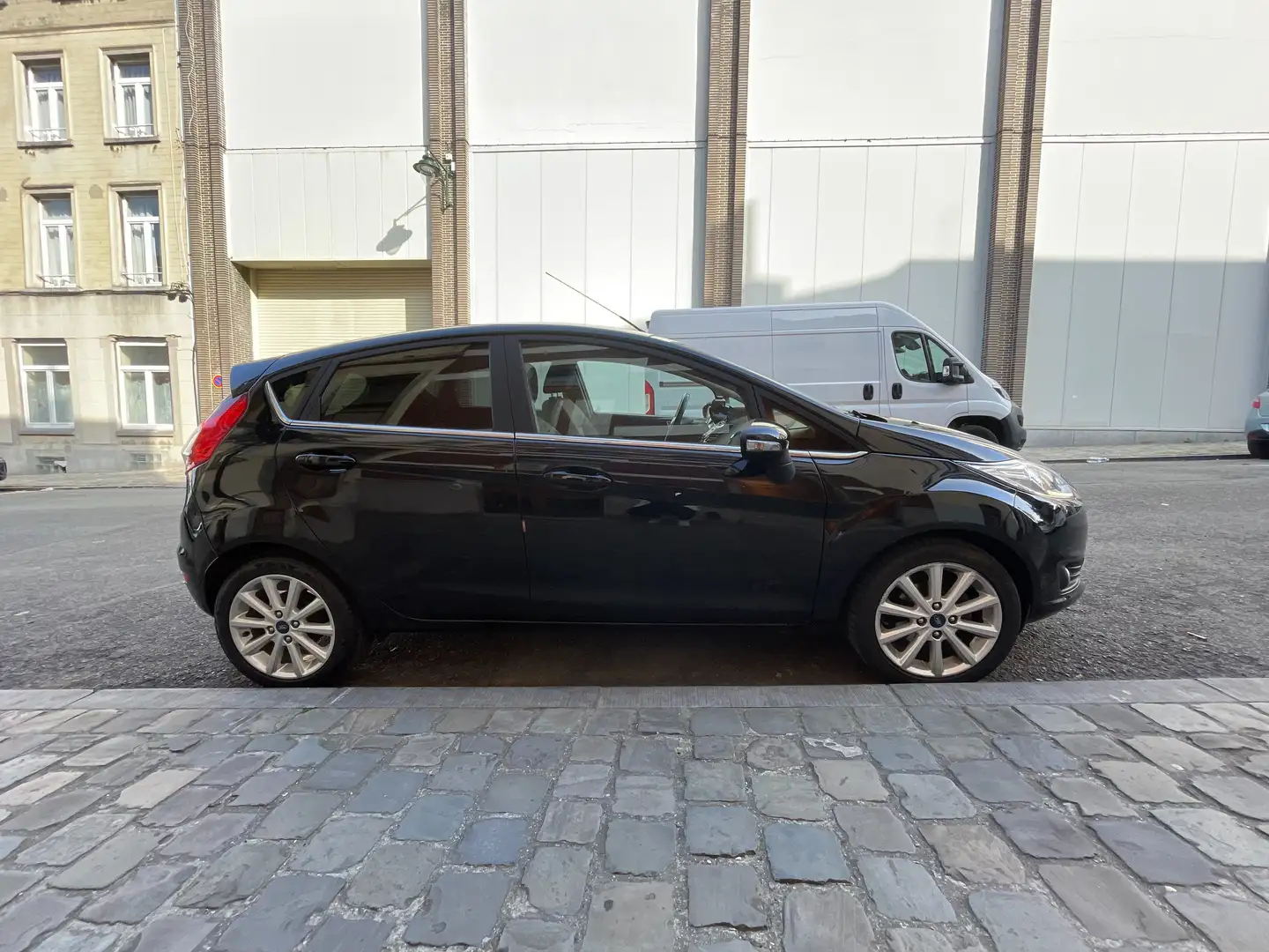 Ford Fiesta Fiesta 1.0 EcoBoost Titanium S/S Noir - 1