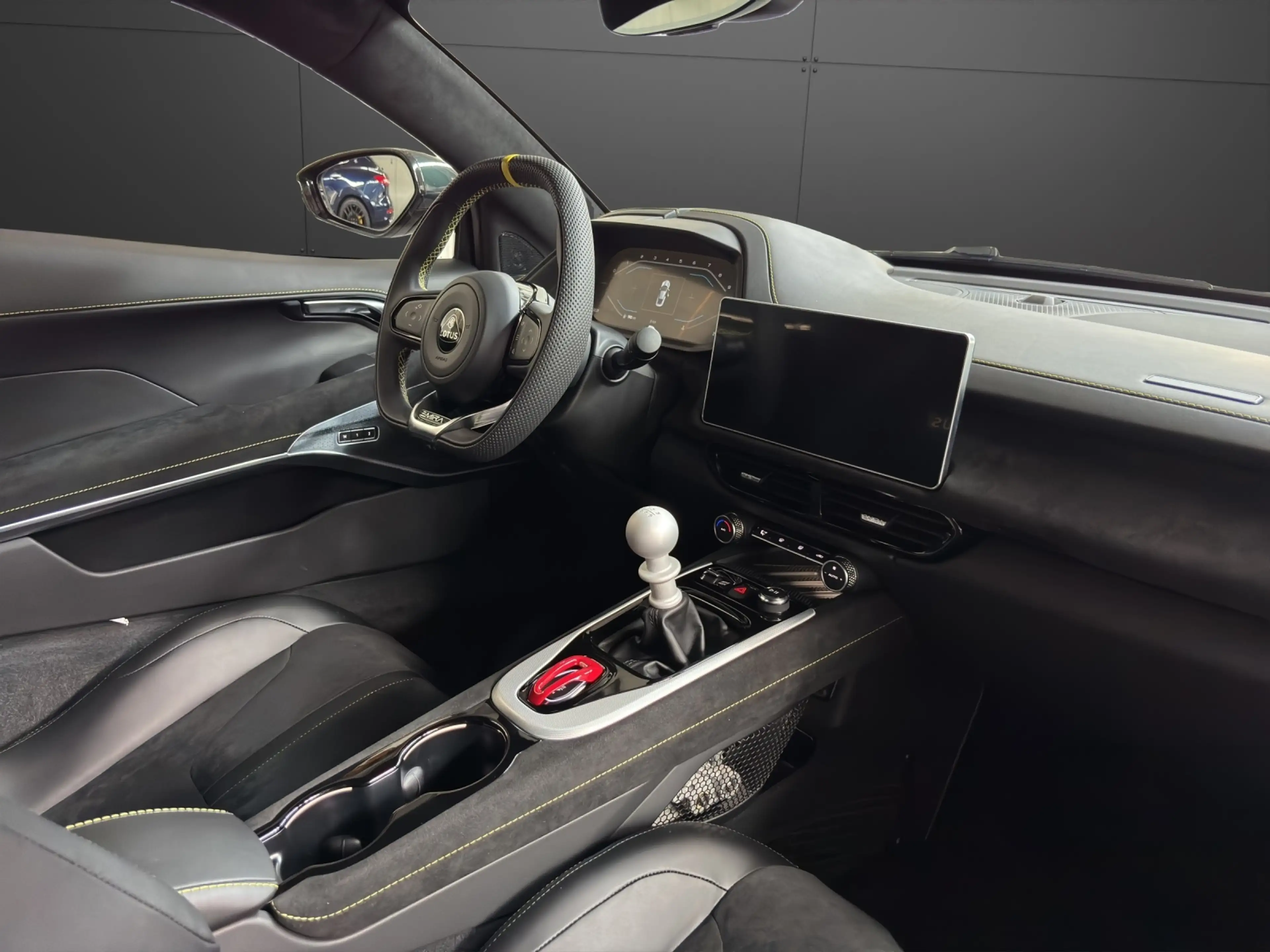 Lotus Emira V6 SE MY26 *Lotus Leipzig* — photo 13