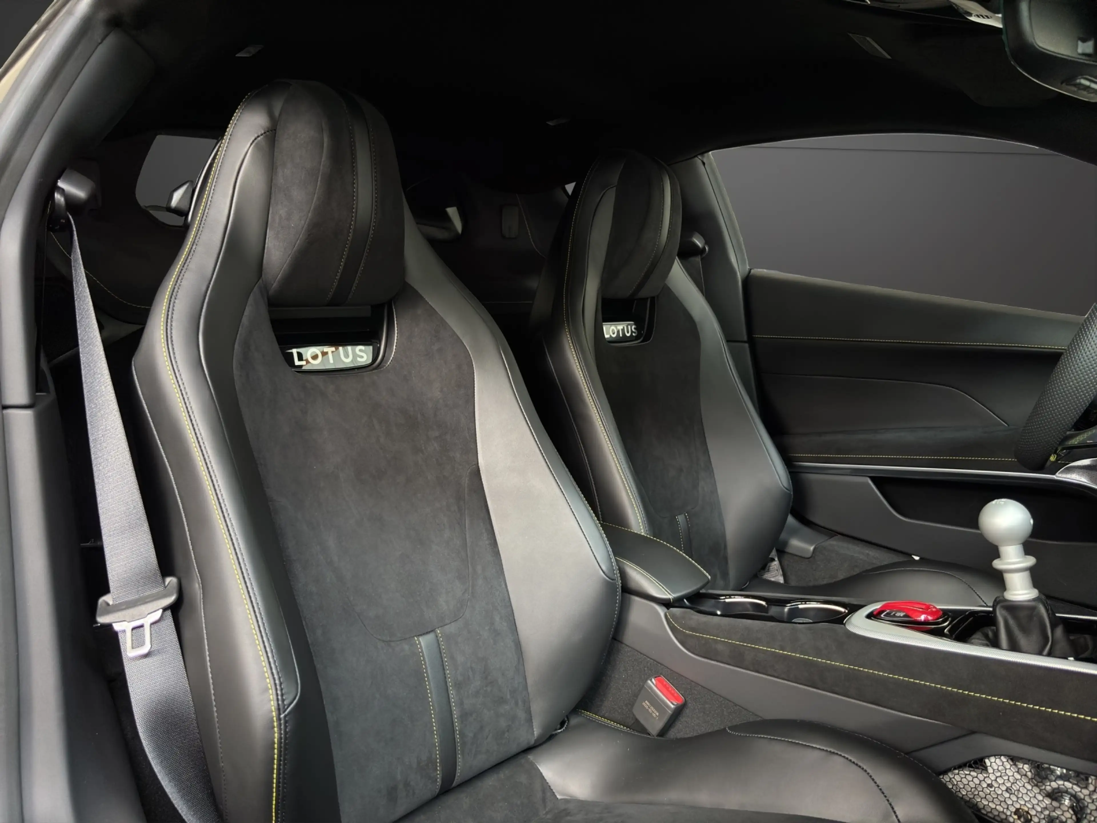 Lotus Emira V6 SE MY26 *Lotus Leipzig* — photo 15