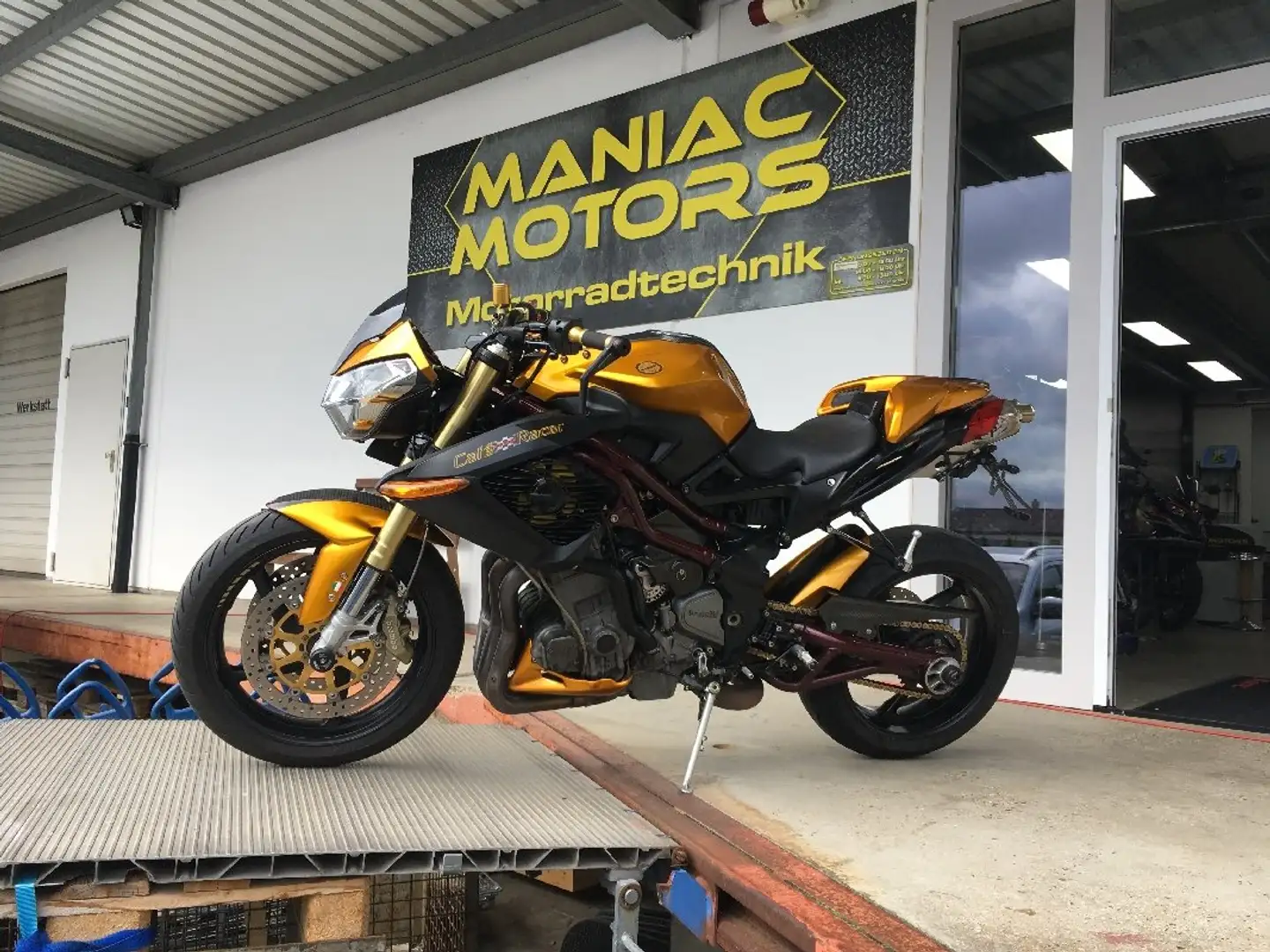 Benelli TNT 1130 Cafe Racer Gold - 1