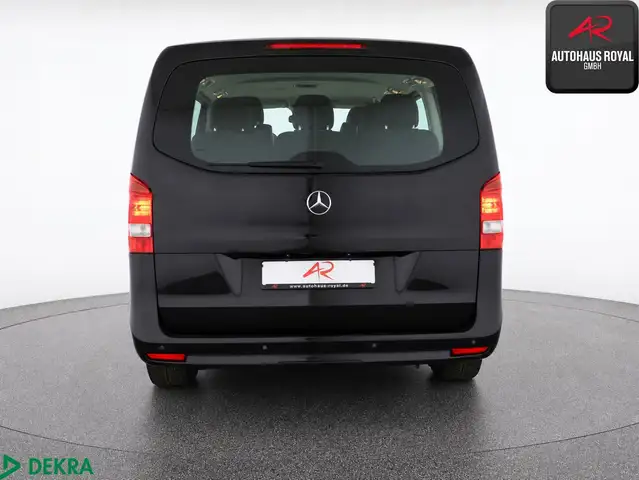 Mercedes-Benz V-Class view 4