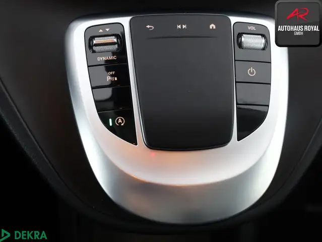 Mercedes-Benz V-Class view 17