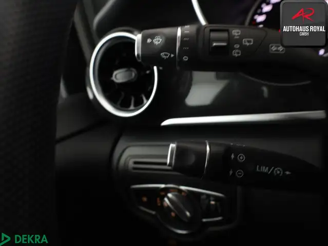 Mercedes-Benz V-Class view 20